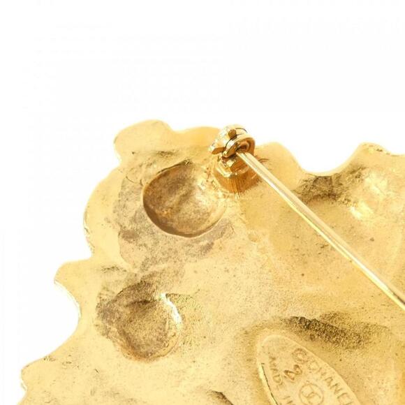 CHANEL Gold Brooch - Picture 3 of 3